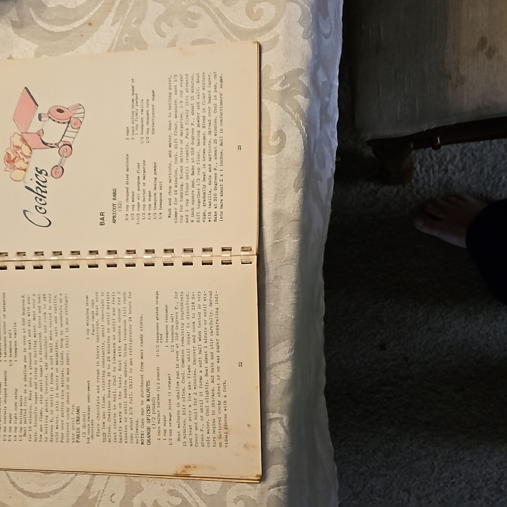 1955 Christmas Greetings Cookbook Vintage - Picture 8 of 11